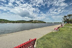 Grand Haven Condo: Walk to Lake + Pool Access!