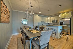 Grand Haven Condo: Walk to Lake + Pool Access!