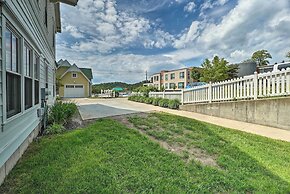 Grand Haven Condo: Walk to Lake + Pool Access!