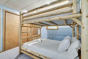 Swim, Hike & Unwind: Resort Cabin in Lake Ariel!