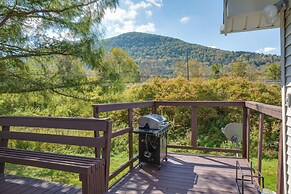 Hunter Hideaway w/ Yard & Deck: 3 Mi to Ski Slopes