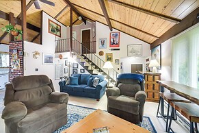 Hunter Hideaway w/ Yard & Deck: 3 Mi to Ski Slopes