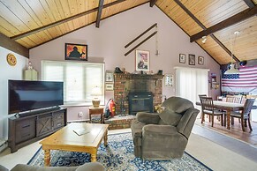 Hunter Hideaway w/ Yard & Deck: 3 Mi to Ski Slopes