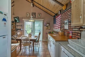 Hunter Hideaway w/ Yard & Deck: 3 Mi to Ski Slopes