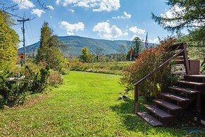 Hunter Hideaway w/ Yard & Deck: 3 Mi to Ski Slopes