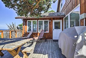 Oceanfront Escape w/ Pacific Views: Surf & Explore