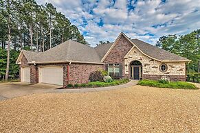 Hot Springs Family Home on Granada Golf Course!