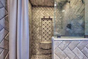 'the Bougainvilla' w/ Boat Slip on Lake Istokpoga!