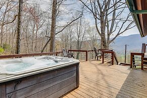 Maggie Valley Gem w/ Blue Ridge Mtn View + Hot Tub