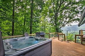 Maggie Valley Gem w/ Blue Ridge Mtn View + Hot Tub