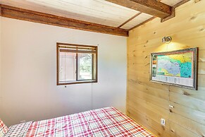Private Hot Tub: Vernon Cabin on 30 Forested Acres