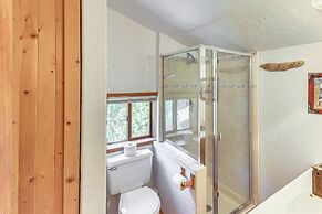 Private Hot Tub: Vernon Cabin on 30 Forested Acres