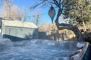 Hot Tub, Fire Pit: Midtown Reno Oasis!