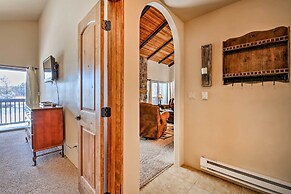 Steps to Golf Course: Condo w/ Grill in Pinetop!