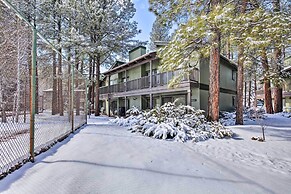 Steps to Golf Course: Condo w/ Grill in Pinetop!