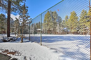 Steps to Golf Course: Condo w/ Grill in Pinetop!