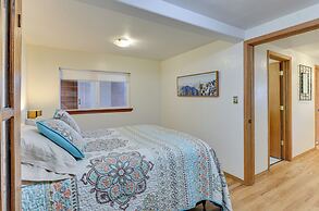 Mckinleyville Getaway w/ Hot Tub & Ocean Views!