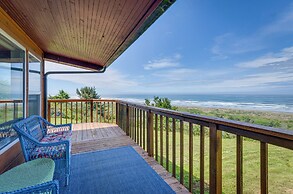 Mckinleyville Getaway w/ Hot Tub & Ocean Views!