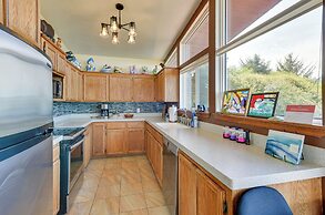 Mckinleyville Getaway w/ Hot Tub & Ocean Views!