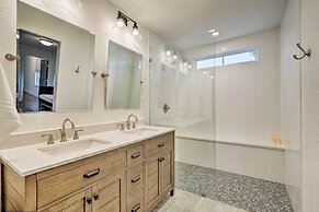 Pickleball Court & Pool: Schulenburg Farmhouse