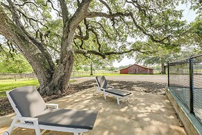 Pickleball Court & Pool: Schulenburg Farmhouse