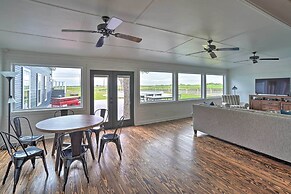 Pickleball Court & Pool: Schulenburg Farmhouse