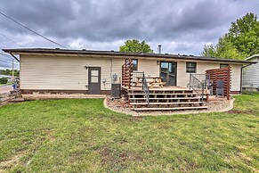 Rapid City Home - Walk to Canyon Lake Park
