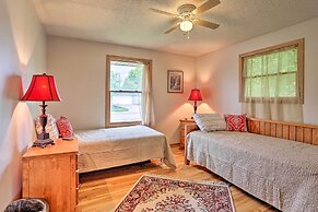 Rapid City Home - Walk to Canyon Lake Park