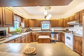 Quaint Elkton Home Near Shenandoah National Park!