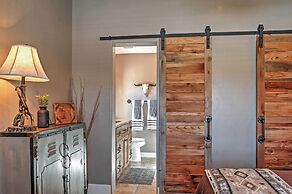 Rustic Chic Home: 10 Mi to Otter Creek State Park!