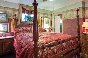 Large & Private Guest House Apt w/ Patio + Views!