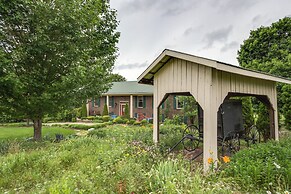 Large & Private Guest House Apt w/ Patio + Views!