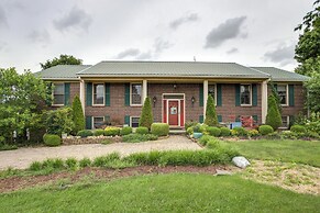 Large & Private Guest House Apt w/ Patio + Views!