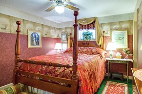 Large & Private Guest House Apt w/ Patio + Views!