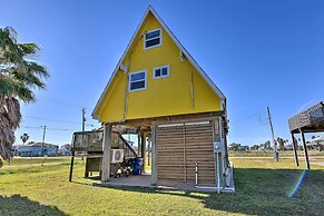 2 Blocks to Surfside Beach: A-frame Home w/ Deck