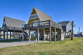2 Blocks to Surfside Beach: A-frame Home w/ Deck