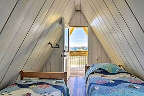 2 Blocks to Surfside Beach: A-frame Home w/ Deck