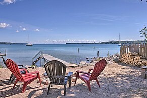 Suttons Bay 'bayview Cottage' w/ Deck & Gas Grill!