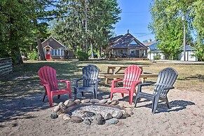 Suttons Bay 'bayview Cottage' w/ Deck & Gas Grill!