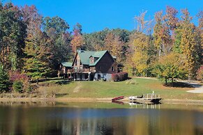 Underwood Home w/ 40 Acres: Fire Pit, Private Lake