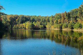 Underwood Home w/ 40 Acres: Fire Pit, Private Lake