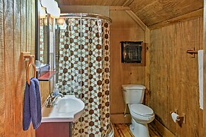 Underwood Home w/ 40 Acres: Fire Pit, Private Lake