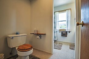 Hot Tub + Mtn Views: Gore Pass Kremmling Cabin