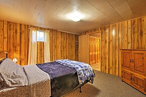 Hot Tub + Mtn Views: Gore Pass Kremmling Cabin