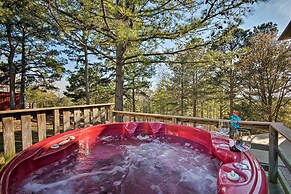 Broken Bow Cottage w/ Deck, Hot Tub & Fire Pit!