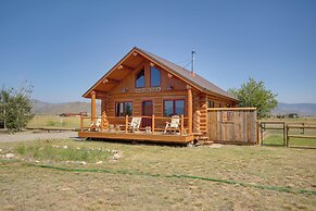 Yellowstone Cabin w/ Stunning Mountain Views