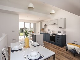 Golygfa'r Gastell / Castle View