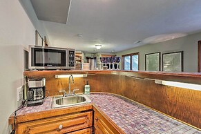 Charming Hideaway w/ Patio: 3 Mi to Kansas State!