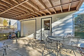 Charming Hideaway w/ Patio: 3 Mi to Kansas State!