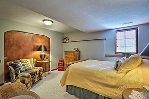 Charming Hideaway w/ Patio: 3 Mi to Kansas State!